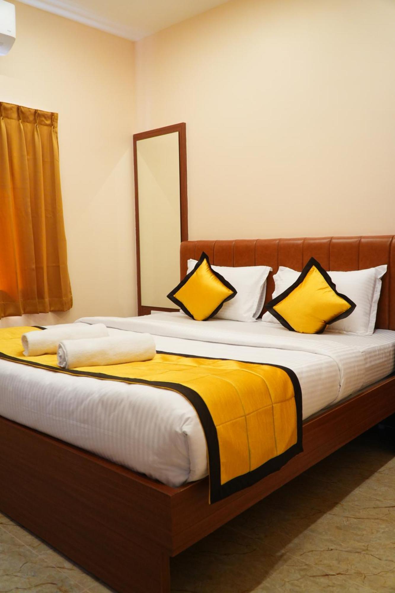 Uj Pallazzio - Business Class Luxury Hotel Tiruvannámalaj Kültér fotó