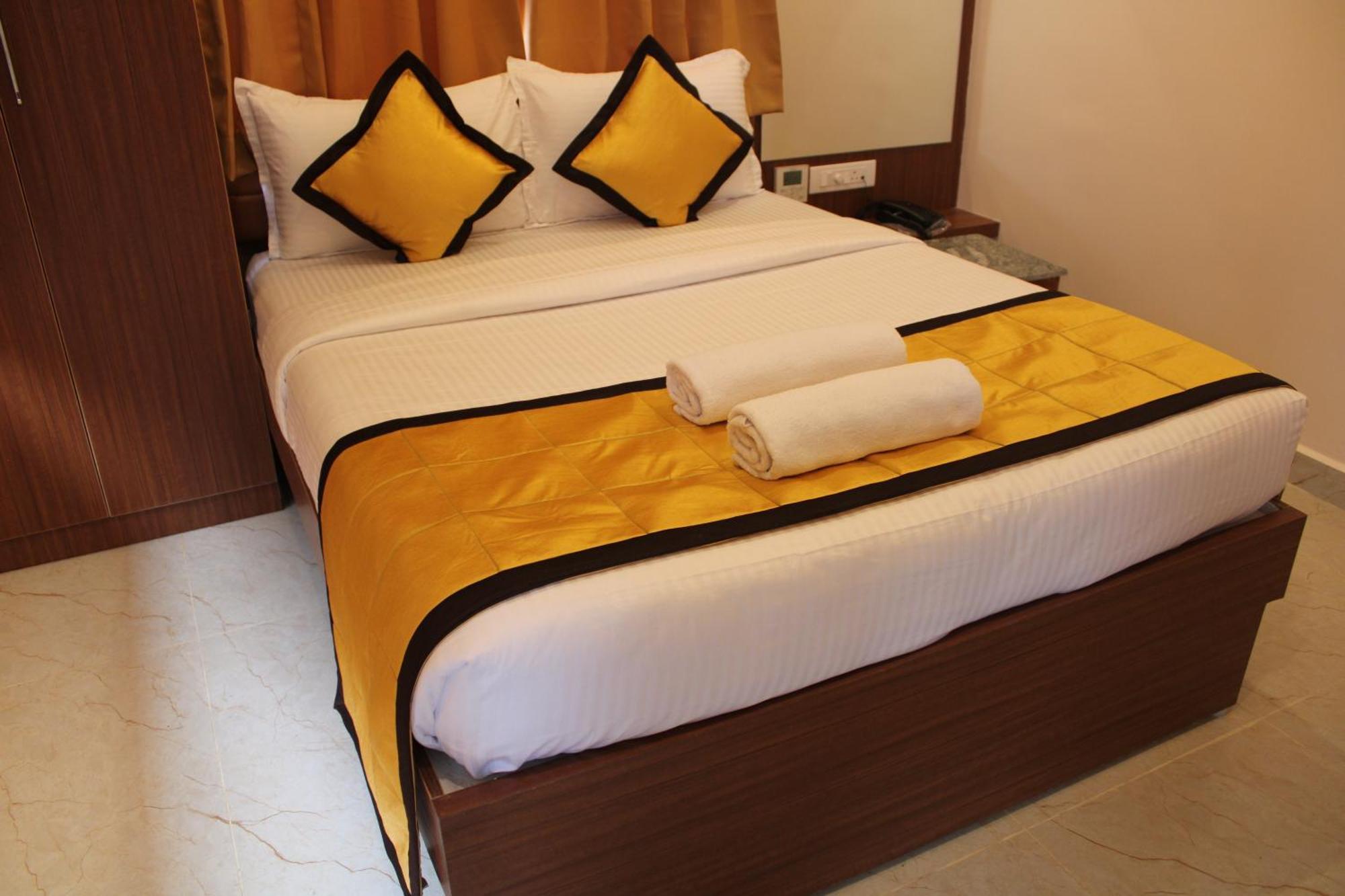 Uj Pallazzio - Business Class Luxury Hotel Tiruvannámalaj Kültér fotó
