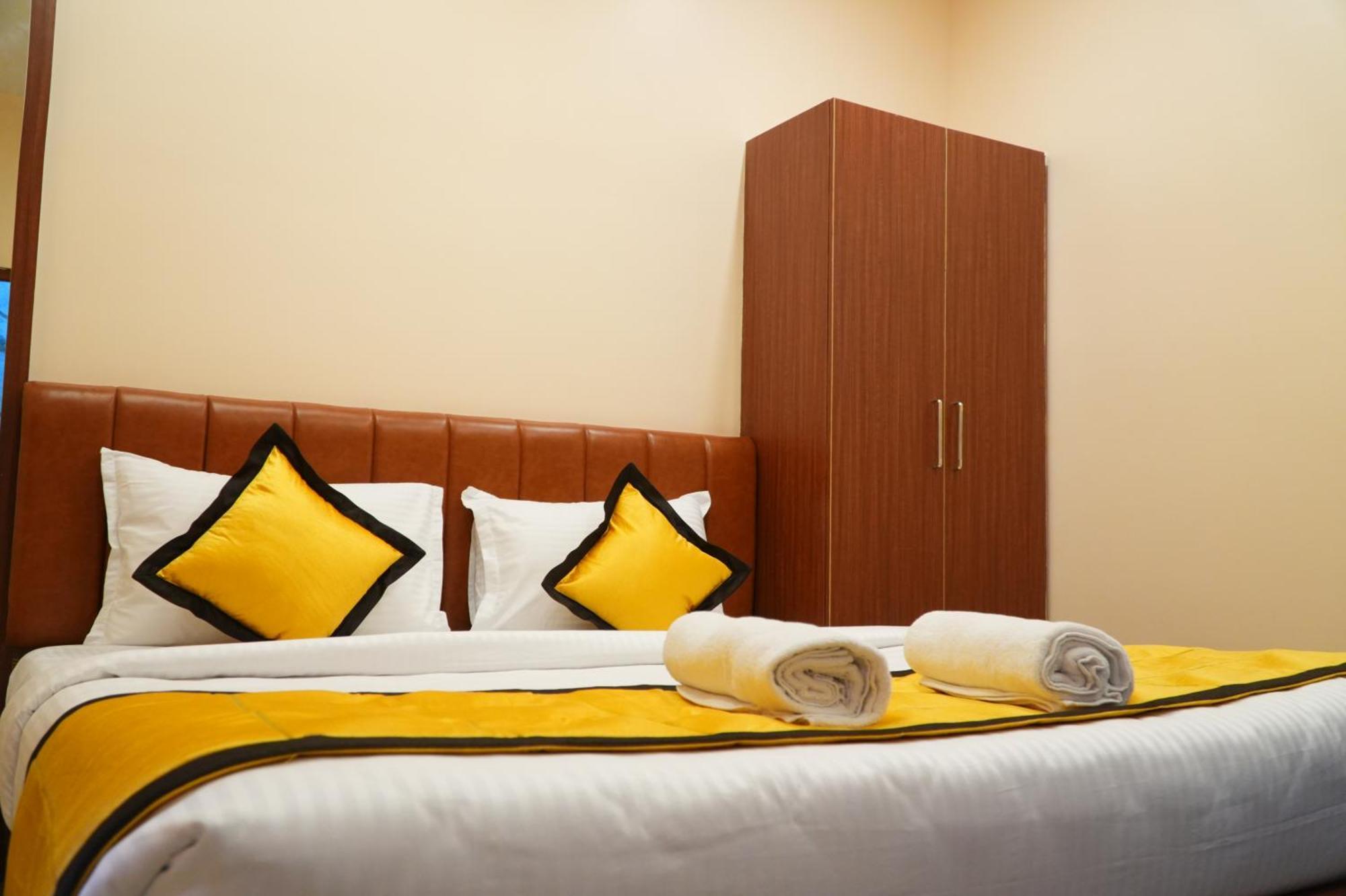 Uj Pallazzio - Business Class Luxury Hotel Tiruvannámalaj Kültér fotó