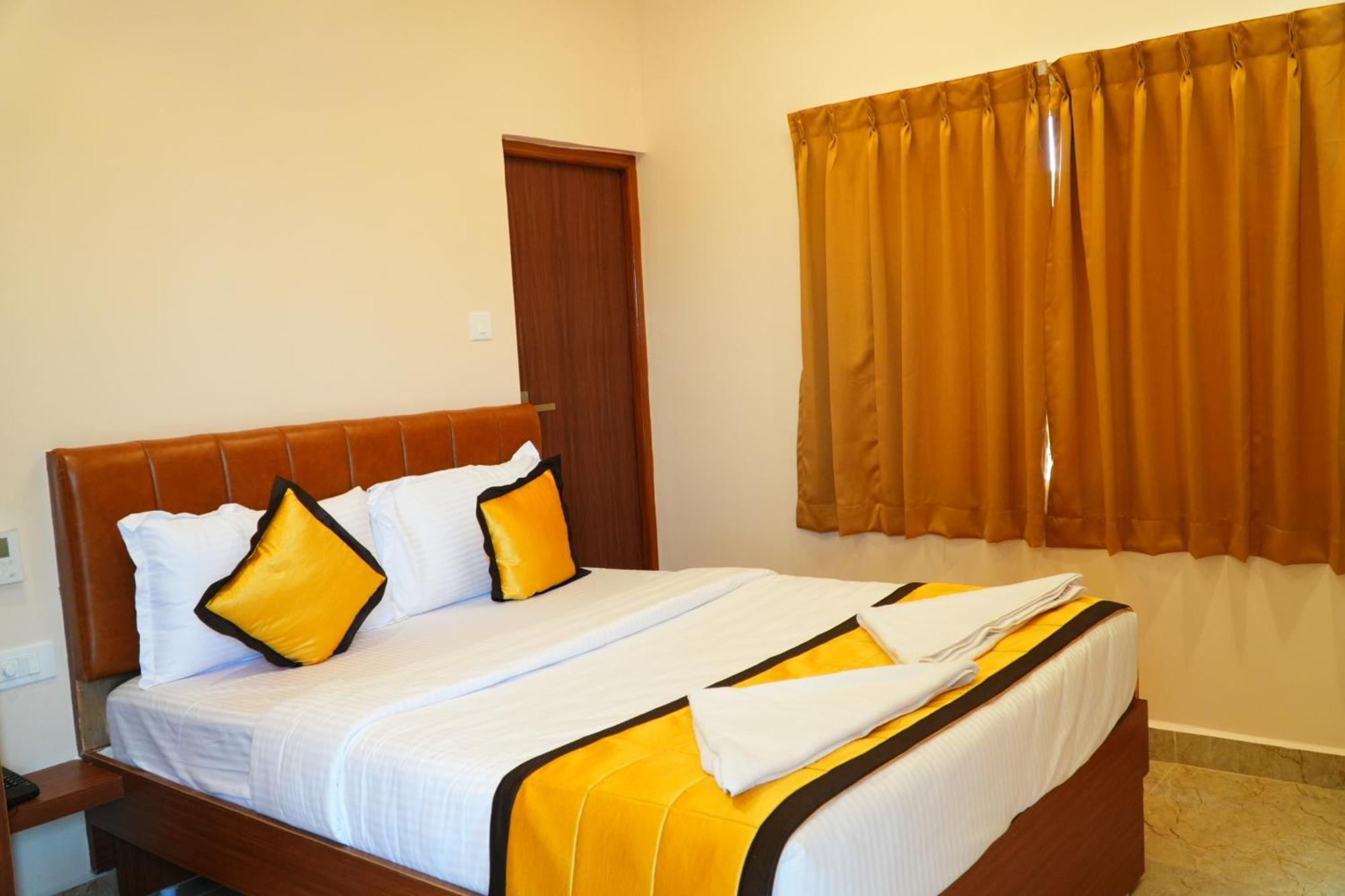 Uj Pallazzio - Business Class Luxury Hotel Tiruvannámalaj Kültér fotó