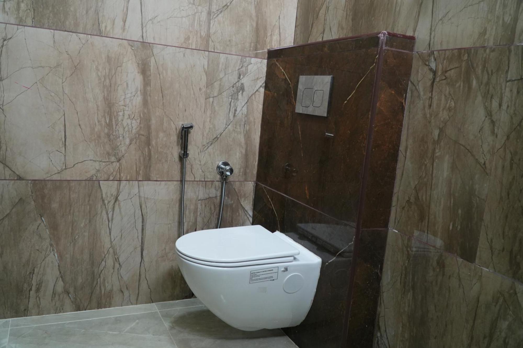 Uj Pallazzio - Business Class Luxury Hotel Tiruvannámalaj Kültér fotó