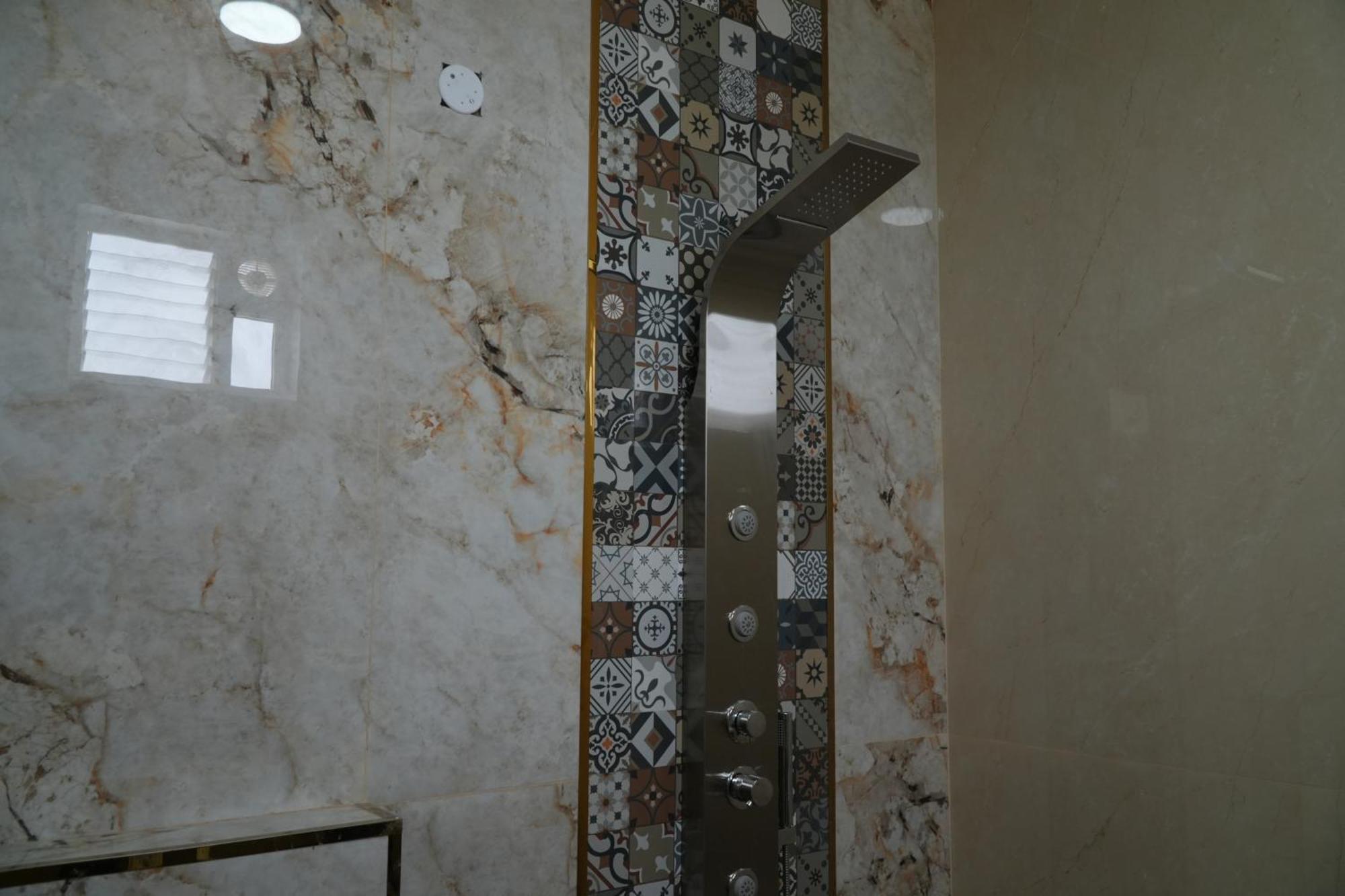 Uj Pallazzio - Business Class Luxury Hotel Tiruvannámalaj Kültér fotó