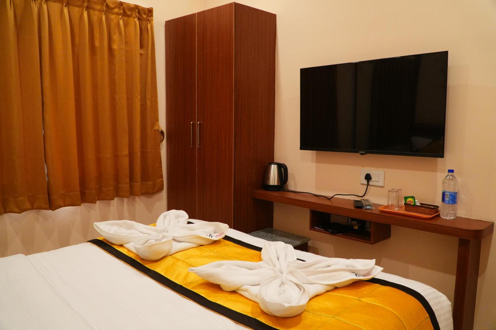 Uj Pallazzio - Business Class Luxury Hotel Tiruvannámalaj Kültér fotó
