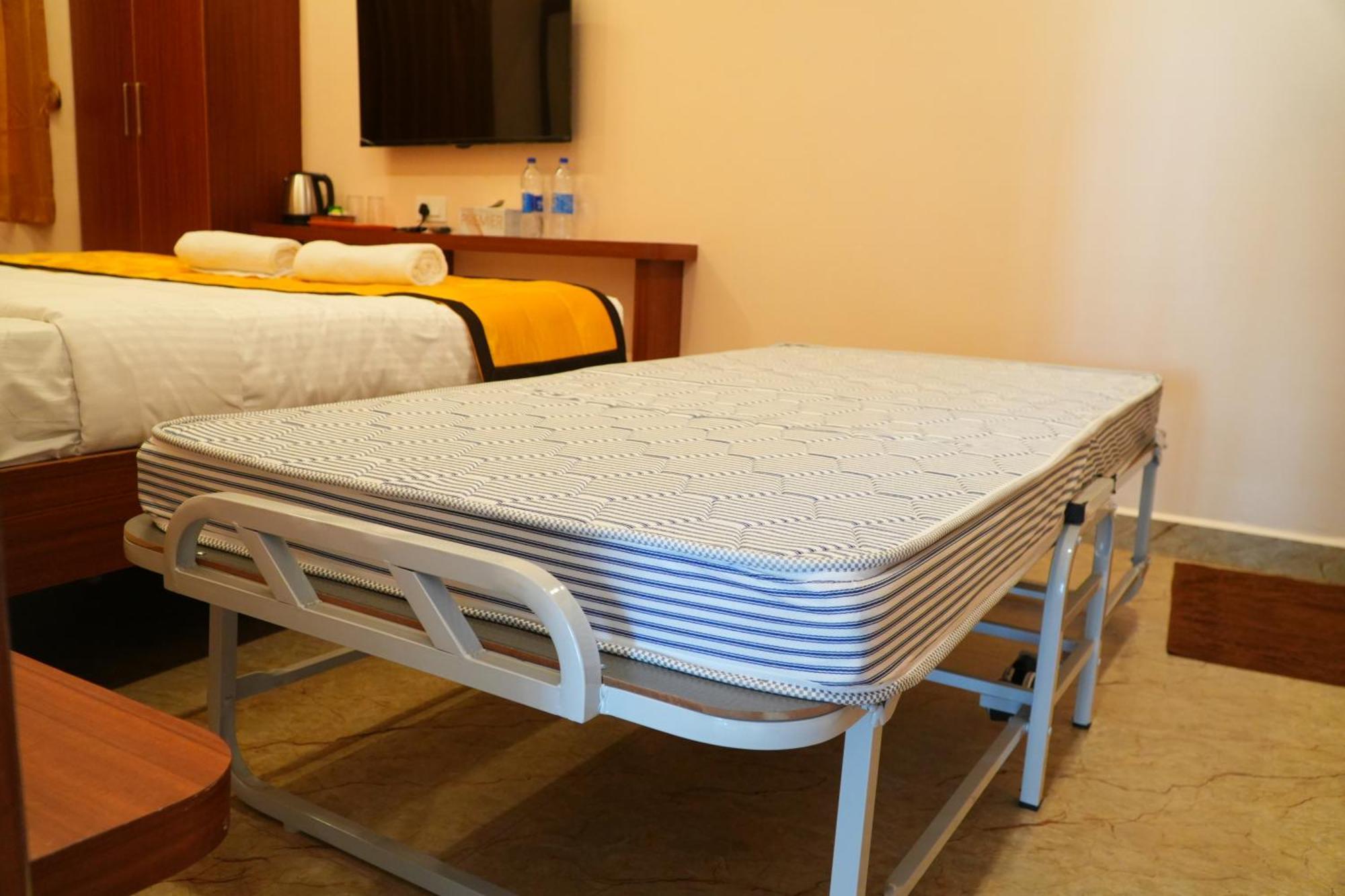 Uj Pallazzio - Business Class Luxury Hotel Tiruvannámalaj Kültér fotó