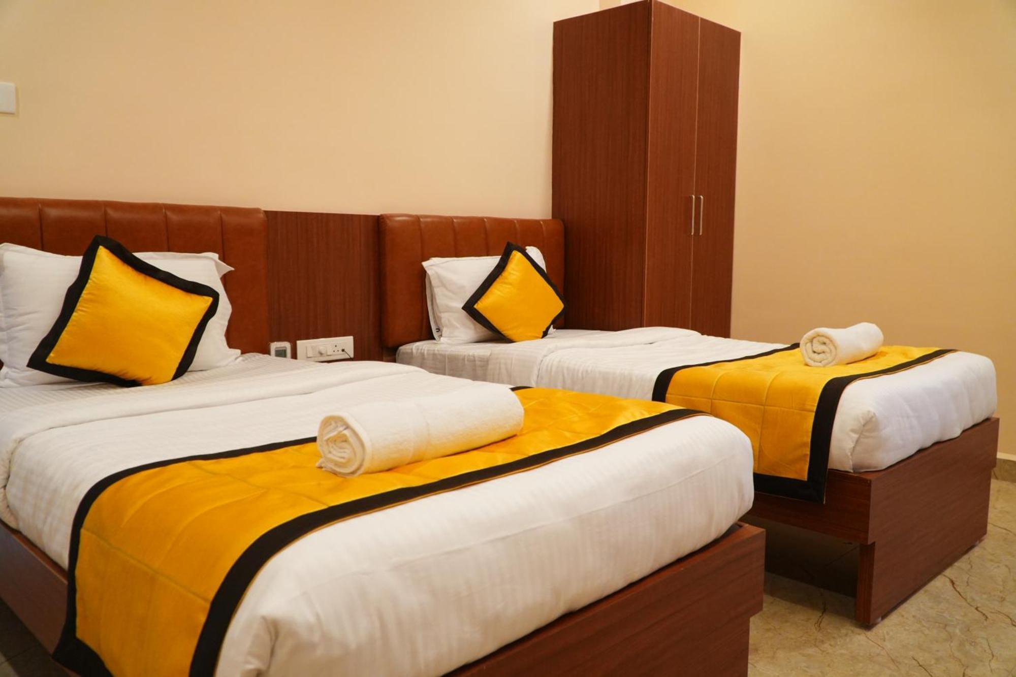 Uj Pallazzio - Business Class Luxury Hotel Tiruvannámalaj Kültér fotó
