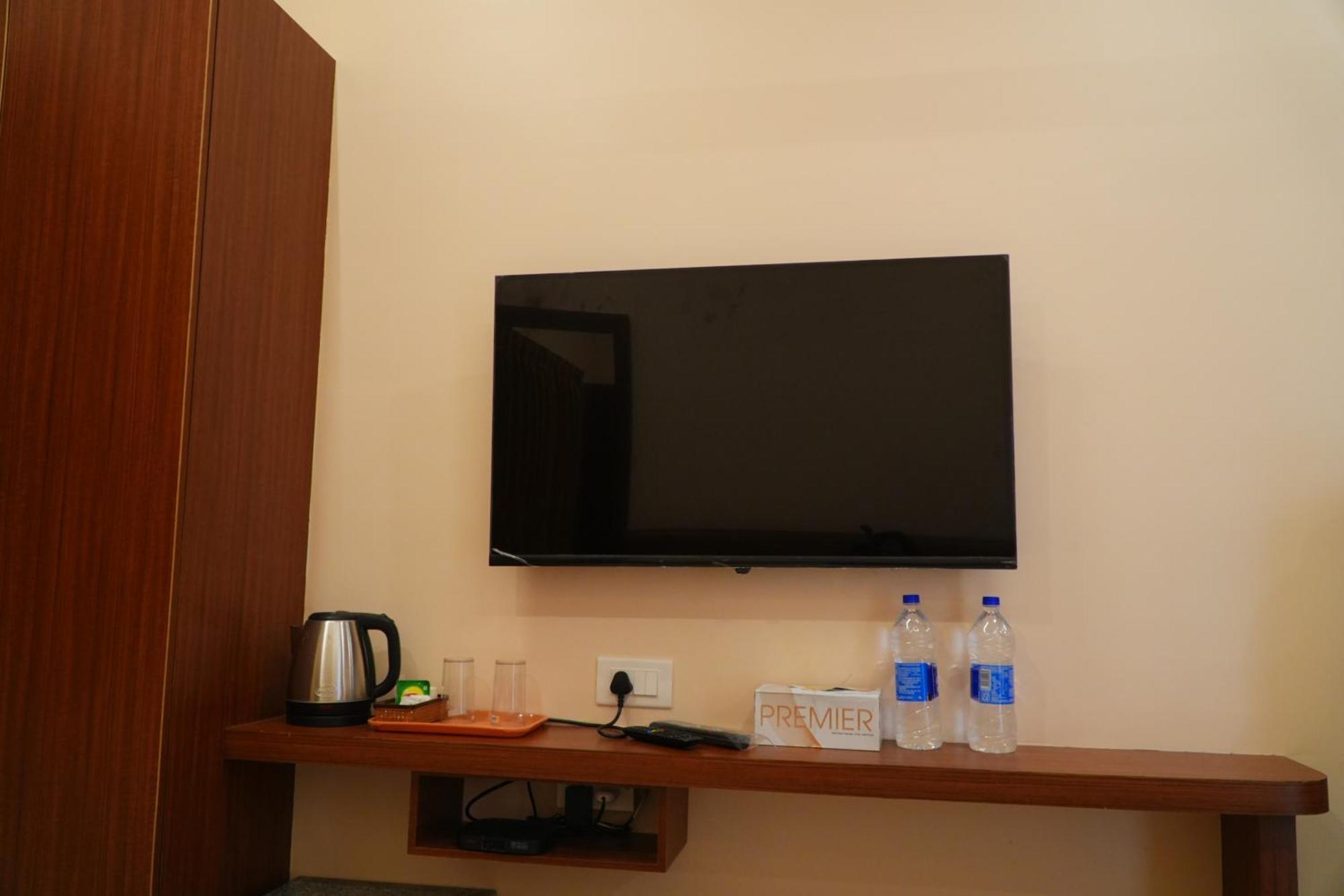 Uj Pallazzio - Business Class Luxury Hotel Tiruvannámalaj Kültér fotó