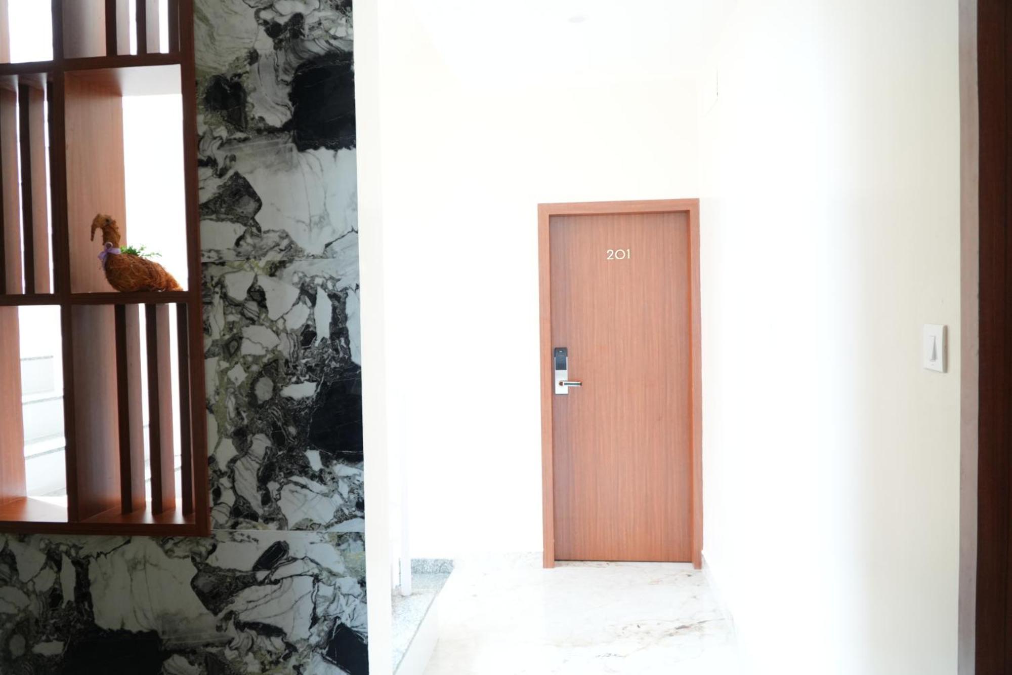 Uj Pallazzio - Business Class Luxury Hotel Tiruvannámalaj Kültér fotó
